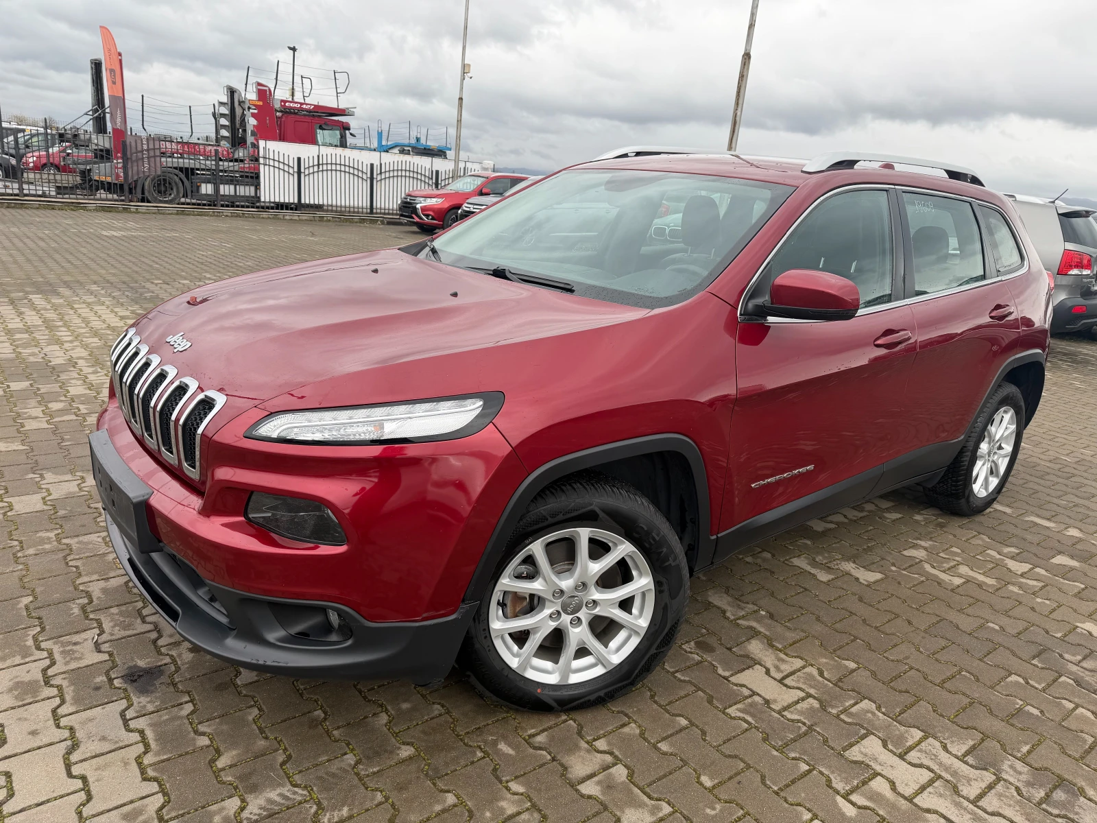 Jeep Cherokee 2.2M-JET 4WD AVTOMAT/NAVI/KOJA EURO 6 | Auto.bg — изображение 1