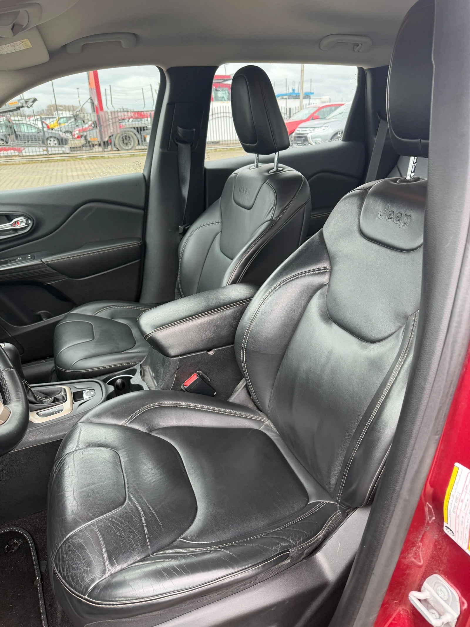 Jeep Cherokee 2.2M-JET 4WD AVTOMAT/NAVI/KOJA EURO 6, снимка 12 - Автомобили и джипове - 54067704