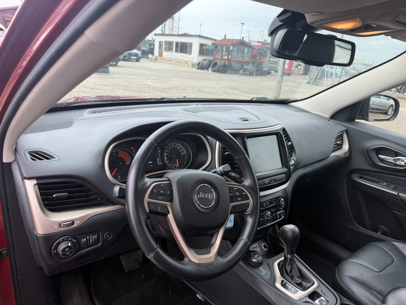 Jeep Cherokee 2.2M-JET 4WD AVTOMAT/NAVI/KOJA EURO 6, снимка 13 - Автомобили и джипове - 54067704