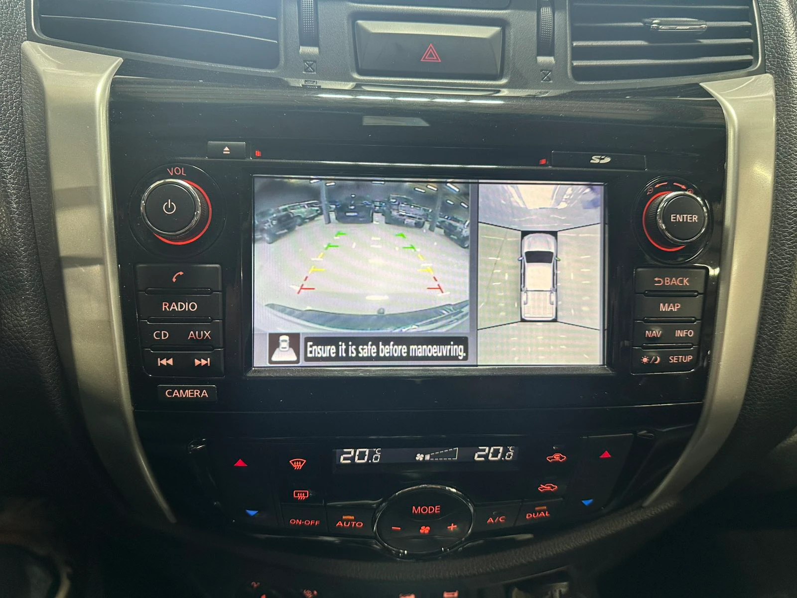 Nissan Navara 2.3 4X4/360 CAM DOUBLE CAB, снимка 16 - Автомобили и джипове - 54561299