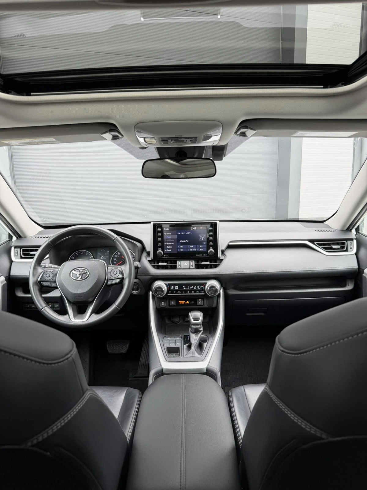 Toyota Rav4 * AWD* НАЛИЧНА В СОФИЯ* АВТОКРЕДИТ*         , снимка 8 - Автомобили и джипове - 54675199