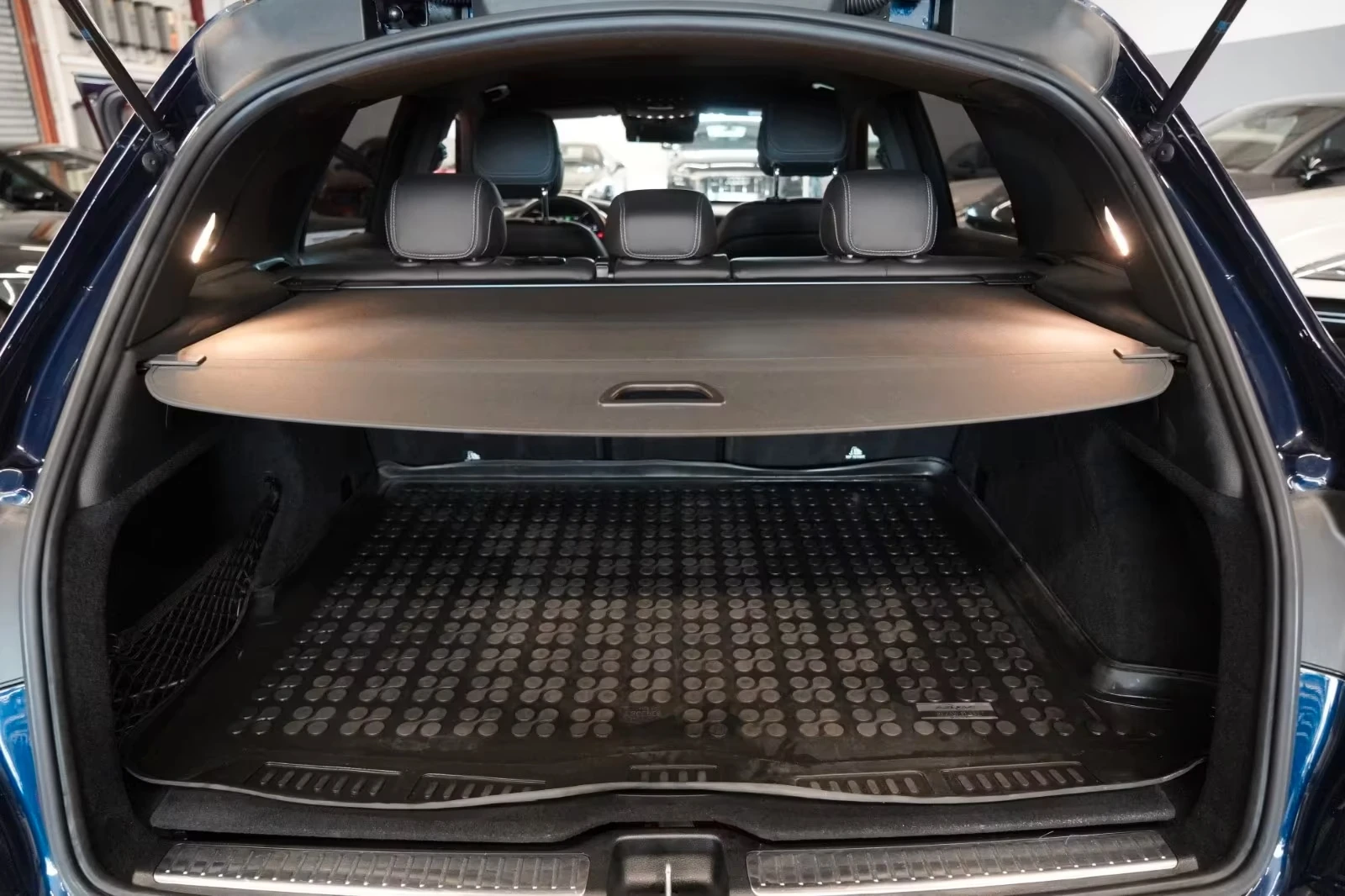Mercedes-Benz GLC 300 4MATIC/EQ BoostAMG/Premium Plus/Matrix LED/Exclusi, снимка 16 - Автомобили и джипове - 54703239