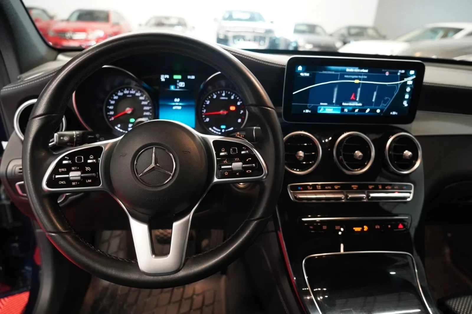 Mercedes-Benz GLC 300 4MATIC/EQ BoostAMG/Premium Plus/Matrix LED/Exclusi, снимка 10 - Автомобили и джипове - 54703239