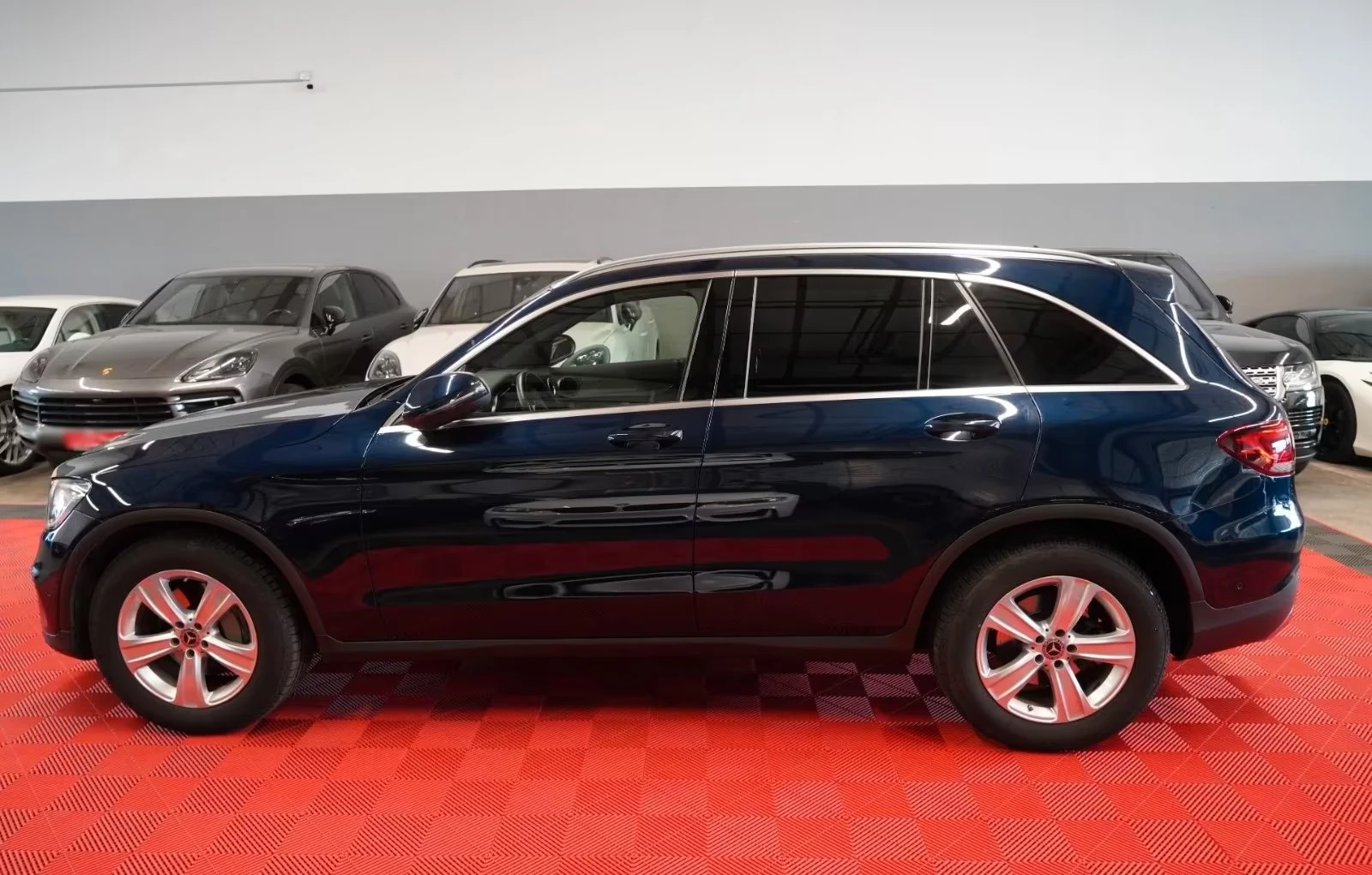 Mercedes-Benz GLC 300 4MATIC/EQ BoostAMG/Premium Plus/Matrix LED/Exclusi, снимка 4 - Автомобили и джипове - 54703239
