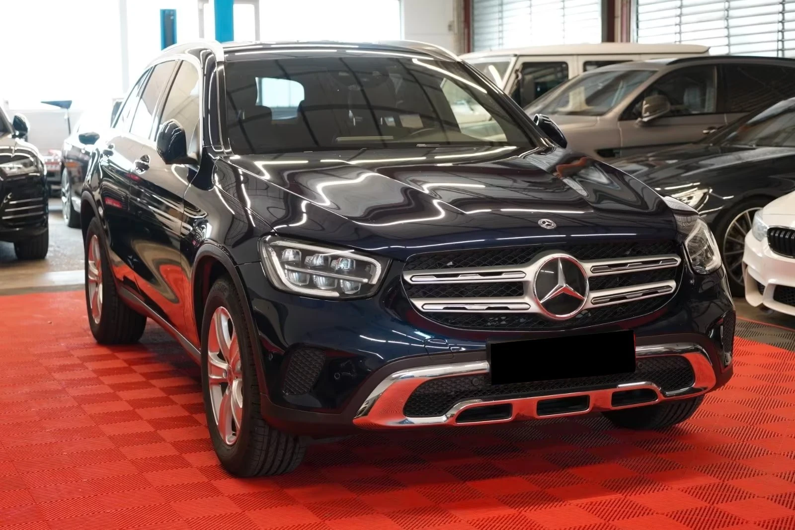 Mercedes-Benz GLC 300 4MATIC/EQ BoostAMG/Premium Plus/Matrix LED/Exclusi, снимка 2 - Автомобили и джипове - 54703239