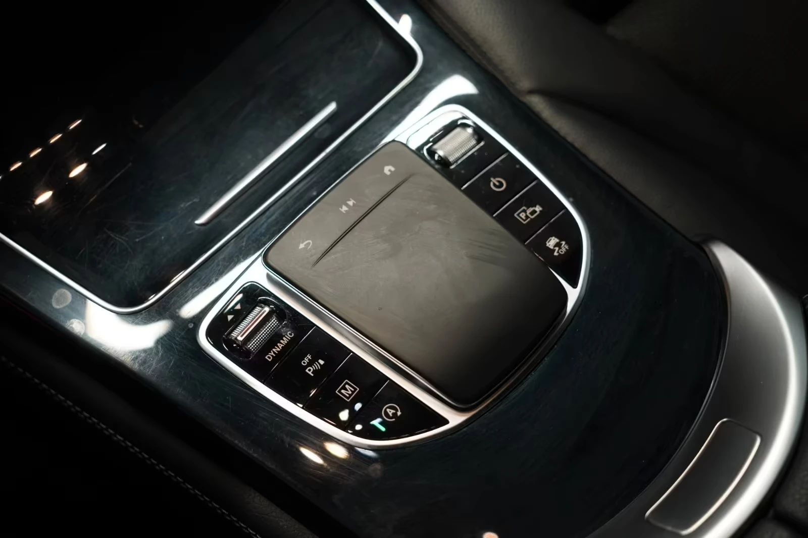 Mercedes-Benz GLC 300 4MATIC/EQ BoostAMG/Premium Plus/Matrix LED/Exclusi, снимка 14 - Автомобили и джипове - 54703239
