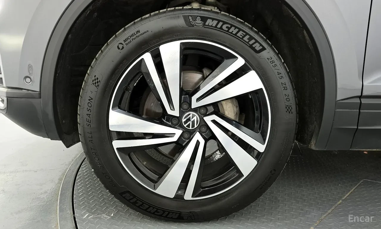 VW Touareg 3.0 TDI / DISTRONIC / ОБДУХВАНЕ / ПАНОРАМА, снимка 5 - Автомобили и джипове - 55138882