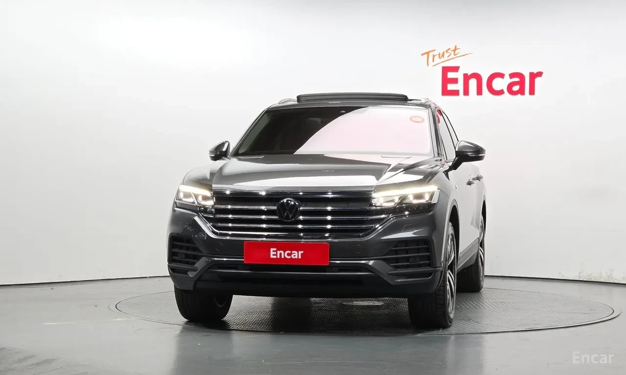 VW Touareg 3.0 TDI / DISTRONIC / ОБДУХВАНЕ / ПАНОРАМА, снимка 3 - Автомобили и джипове - 55138882