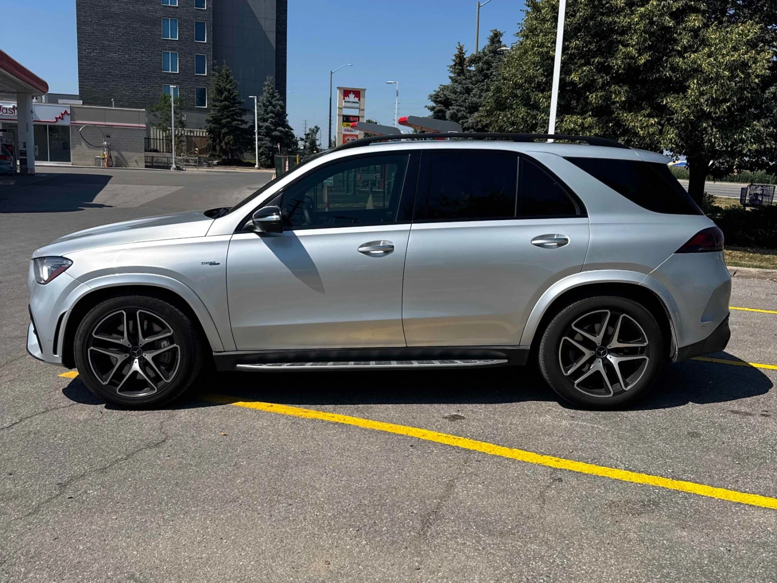Mercedes-Benz GLE 53 4MATIC AMG* Night* Въздушно* Burmester* Обдухване, снимка 3 - Автомобили и джипове - 55277025