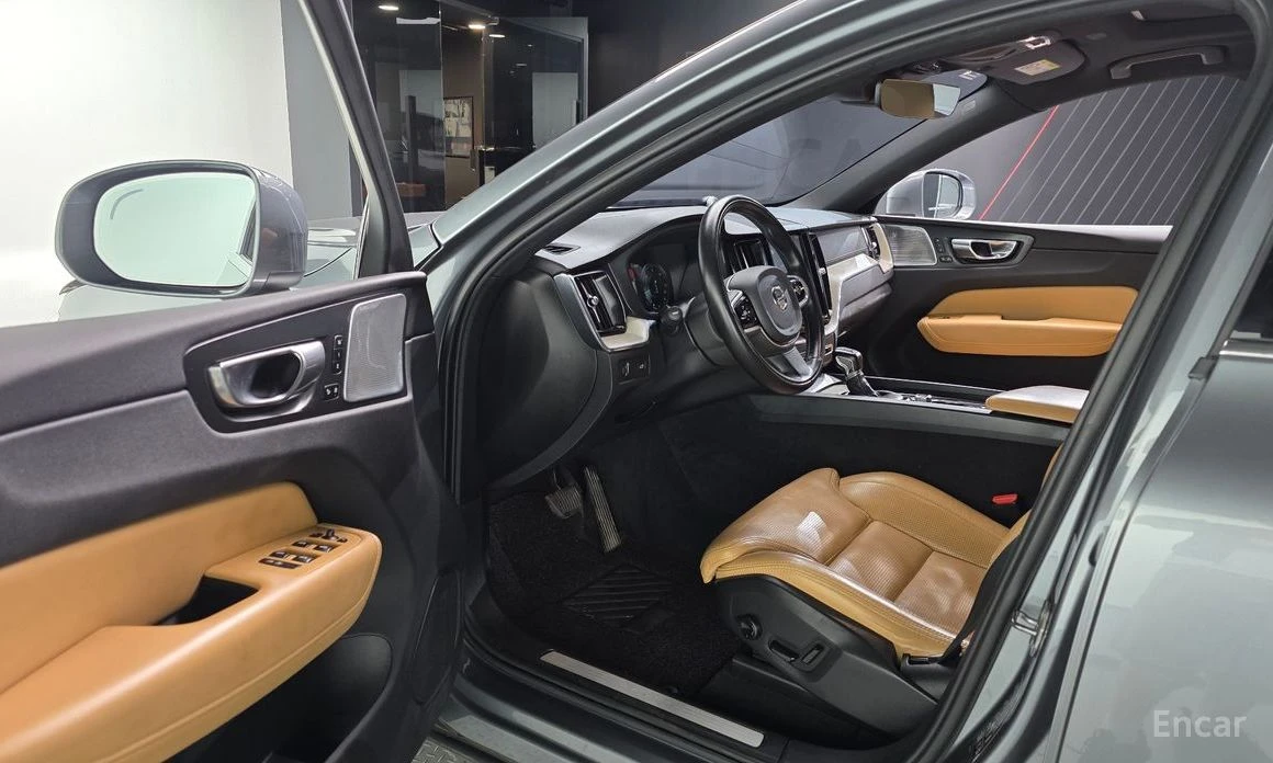 Volvo XC60, снимка 10 - Автомобили и джипове - 56463297