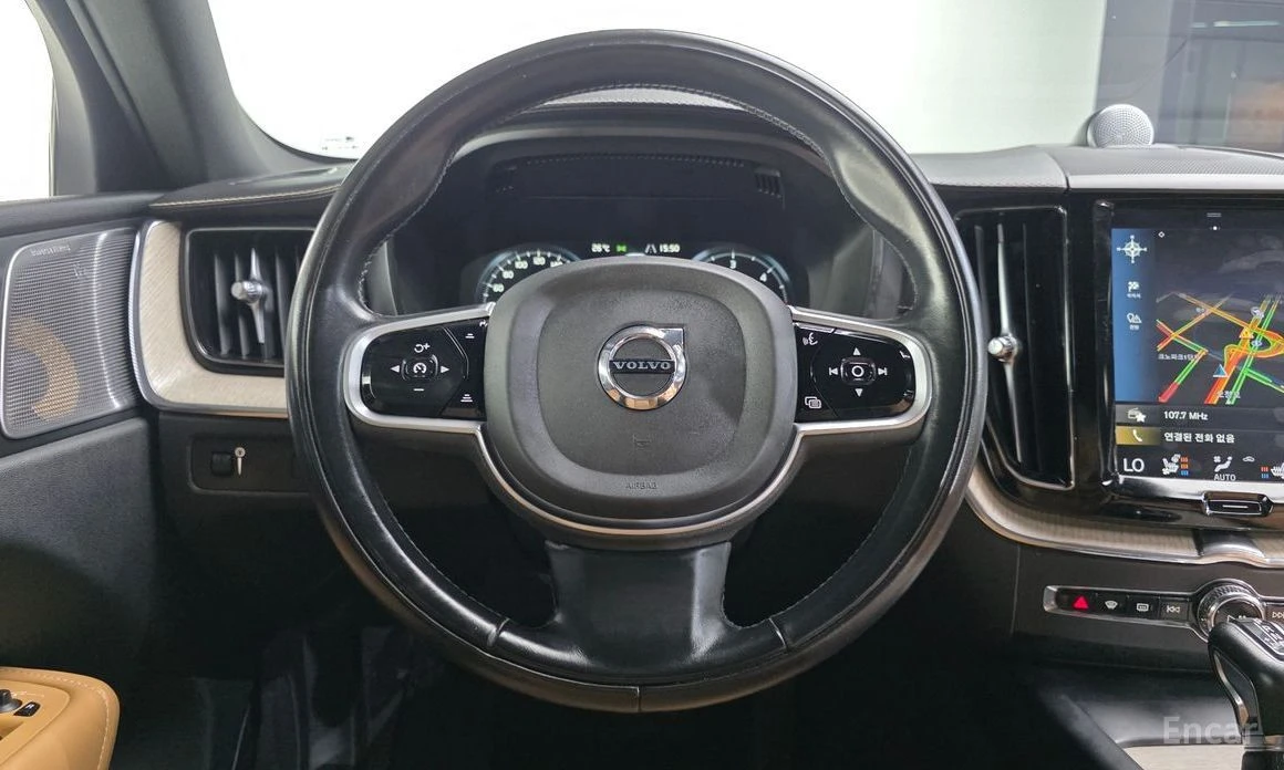 Volvo XC60, снимка 13 - Автомобили и джипове - 56463297