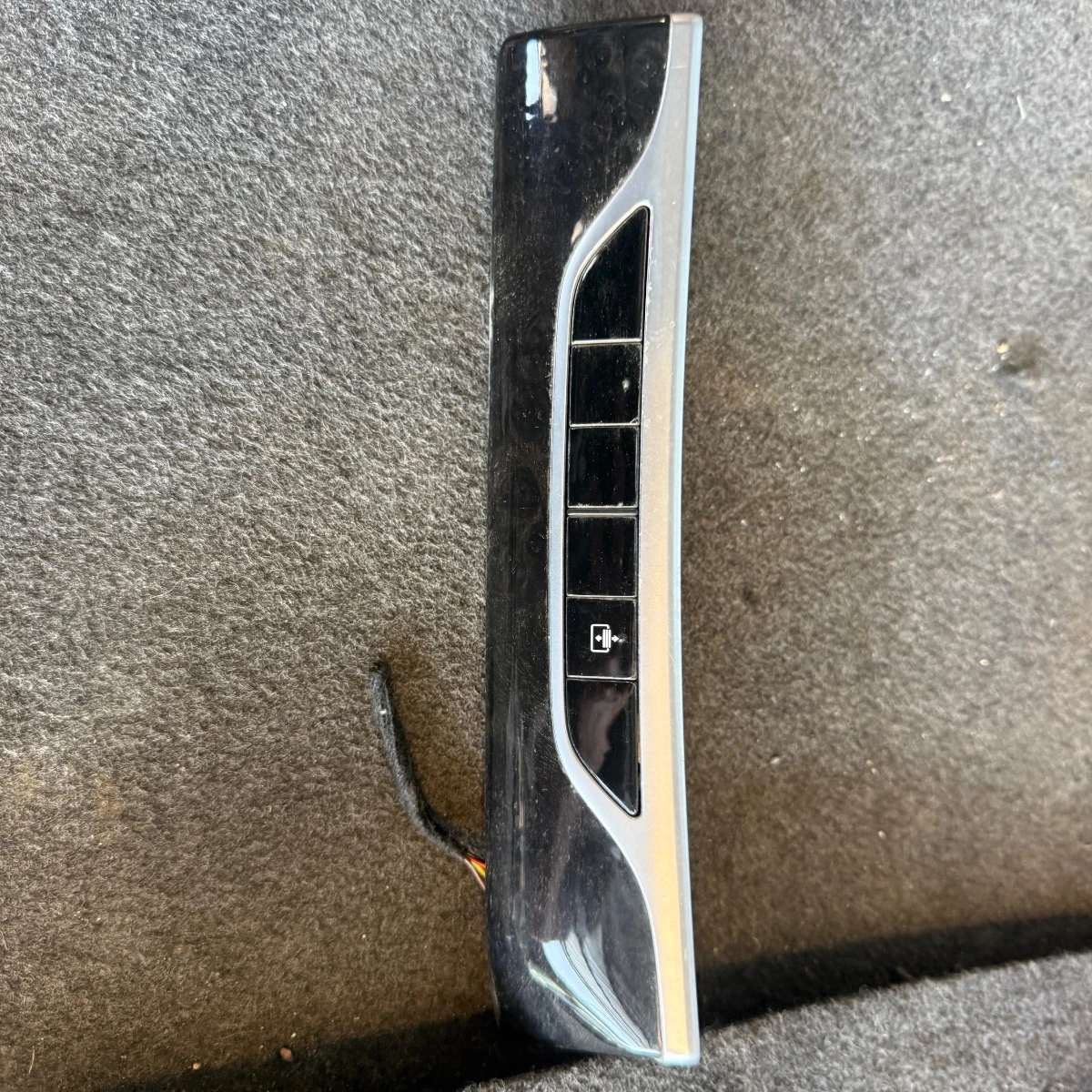 Интериорен панел с превключватели за Mercedes W222 350 CDI A2229057106-635