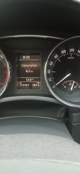 Skoda Superb 2.0 ТDI, снимка 11