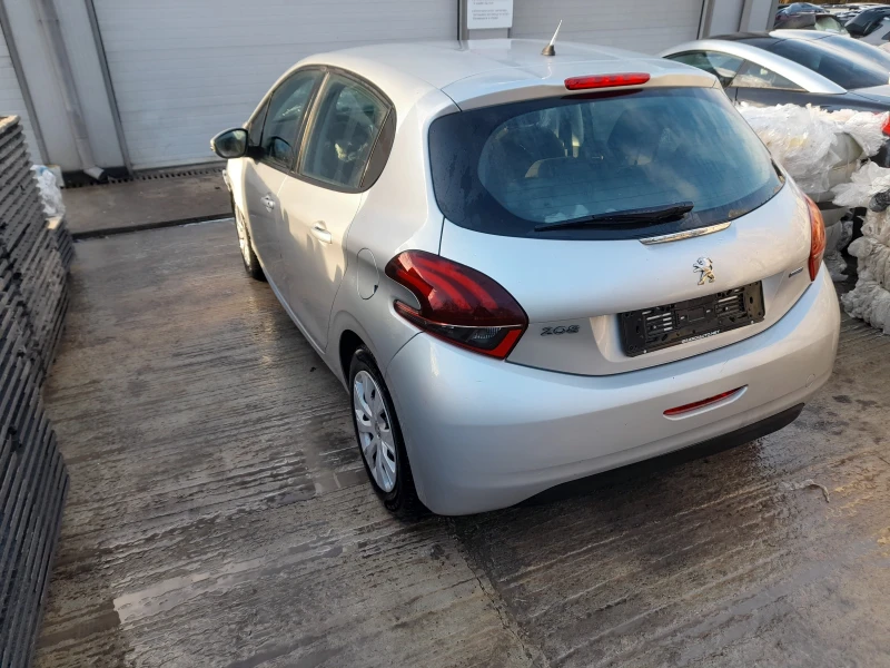 Peugeot 208 1.6 blueHDI 75к.с., снимка 3 - Автомобили и джипове - 48529313