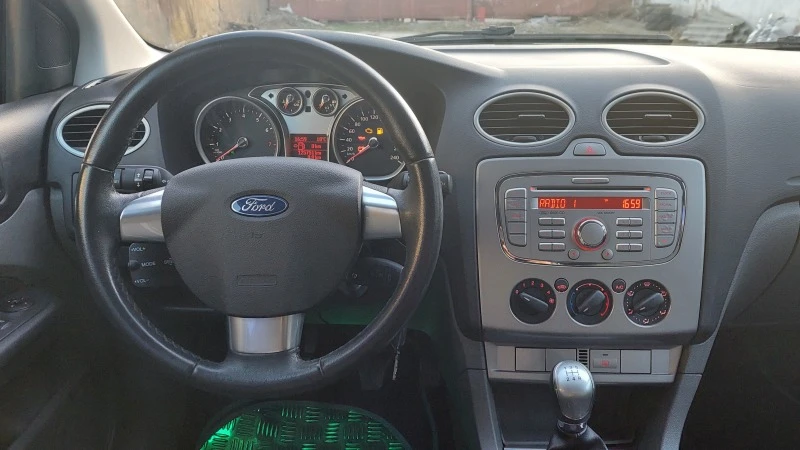 Ford Focus 1.6i 125000км Германия, снимка 13 - Автомобили и джипове - 44182539