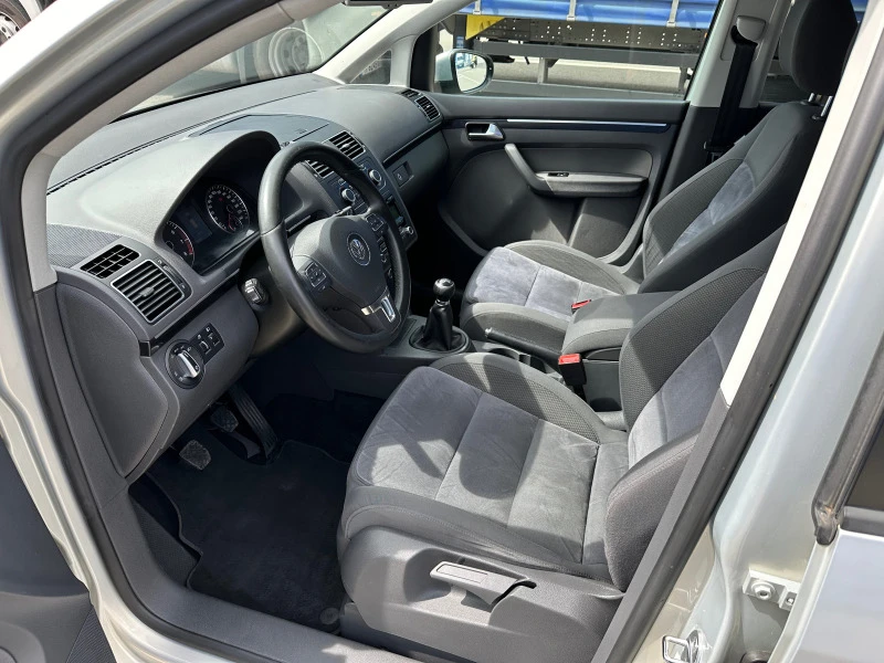 VW Touran 1.4i 150кс МЕТАН, снимка 9 - Автомобили и джипове - 45321801