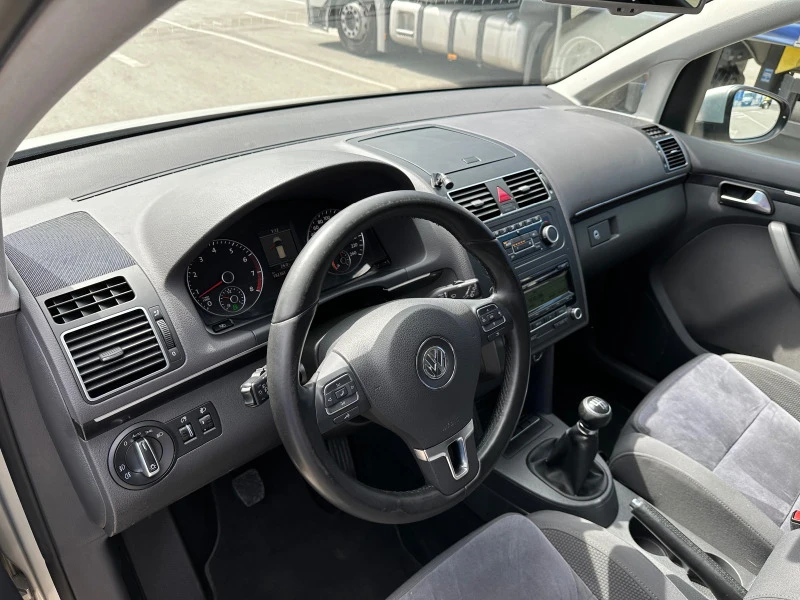 VW Touran 1.4i 150кс МЕТАН, снимка 14 - Автомобили и джипове - 45321801