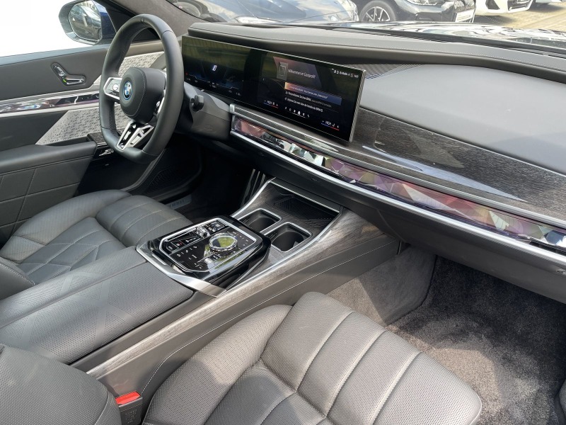 BMW i7 M60 xDrive = Executive Lounge= Гаранция, снимка 12 - Автомобили и джипове - 46431462