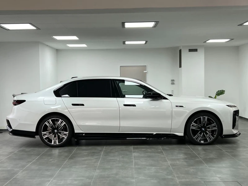 BMW 760 M760e xDrive/M-POWER/LASER/360, снимка 5 - Автомобили и джипове - 48227327