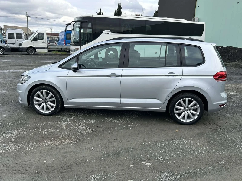 VW Touran 2.0, снимка 9 - Автомобили и джипове - 48229348