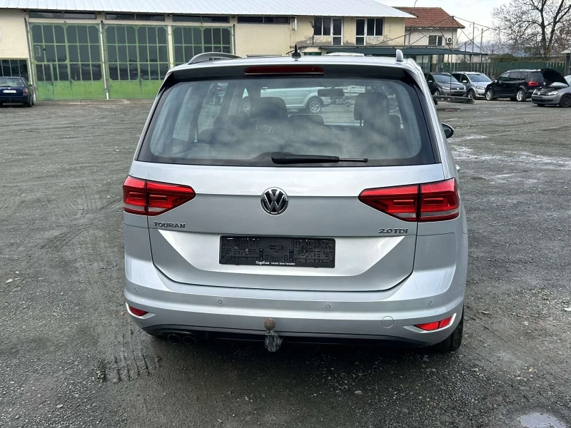 VW Touran 2.0, снимка 7 - Автомобили и джипове - 48229348