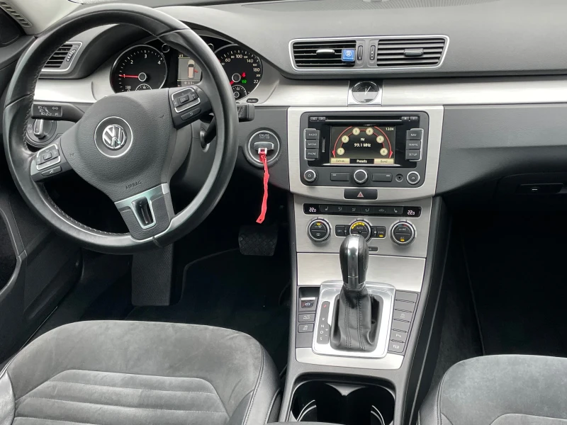 VW Passat 2.0TDI/HIGHLINE/КОЖА/NAVI/АВТОМАТ/LED/BI-XENON/, снимка 14 - Автомобили и джипове - 48462043