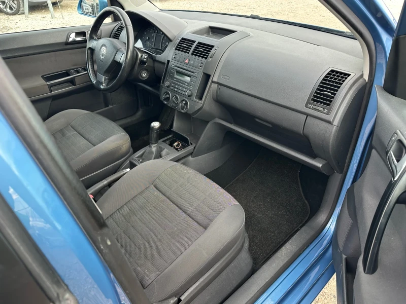 VW Polo 1.4/80кс Климатик, Парктроник, Темпомат, снимка 14 - Автомобили и джипове - 48834287