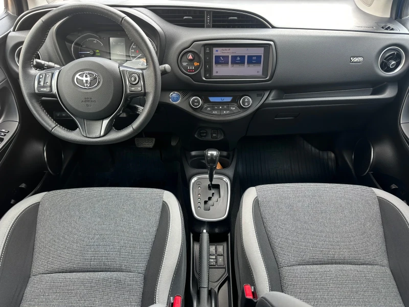 Toyota Yaris Hybrid* Y20, снимка 14 - Автомобили и джипове - 49342178