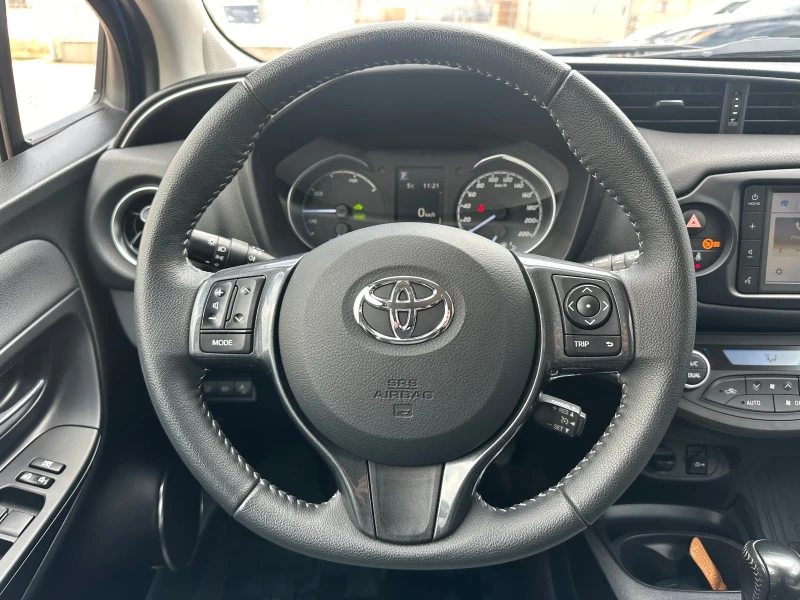 Toyota Yaris Hybrid* Y20, снимка 15 - Автомобили и джипове - 49342178