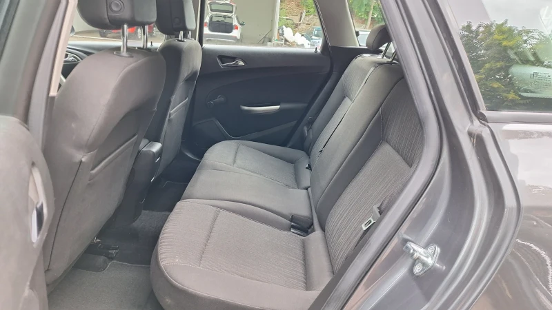 Opel Astra 1.4 T  автоматик SWISS, снимка 8 - Автомобили и джипове - 52635351