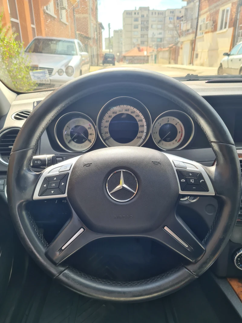 Mercedes-Benz C 200 2.2 facelife, снимка 12 - Автомобили и джипове - 51593917