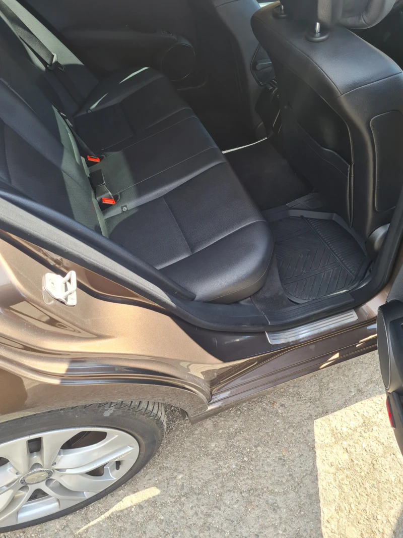 Mercedes-Benz C 200 2.2 facelife, снимка 9 - Автомобили и джипове - 51593917