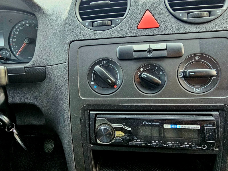 VW Caddy, снимка 11 - Автомобили и джипове - 53058341