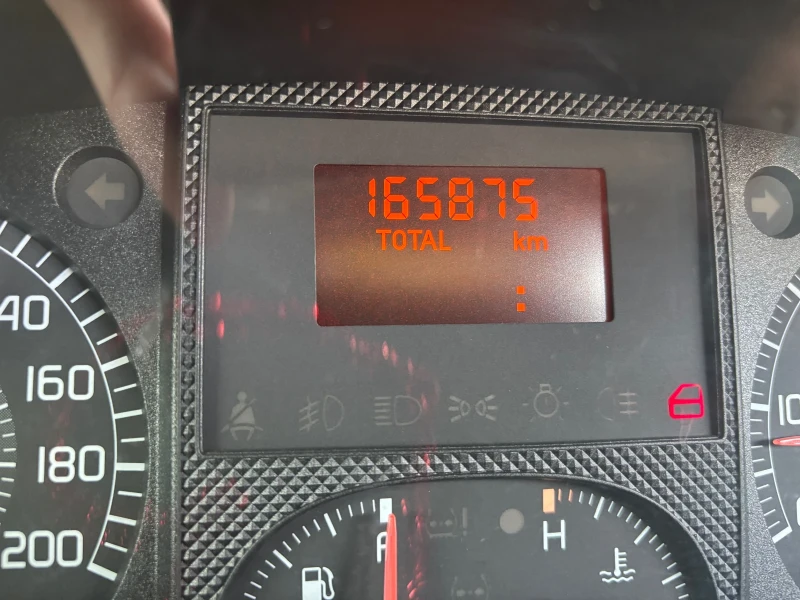 Fiat Idea Multijet, снимка 16 - Автомобили и джипове - 53114399