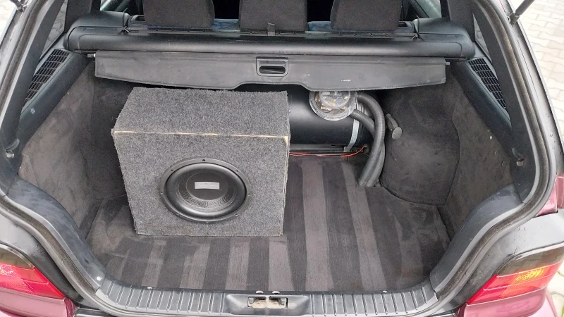 BMW 318, снимка 9 - Автомобили и джипове - 53456385