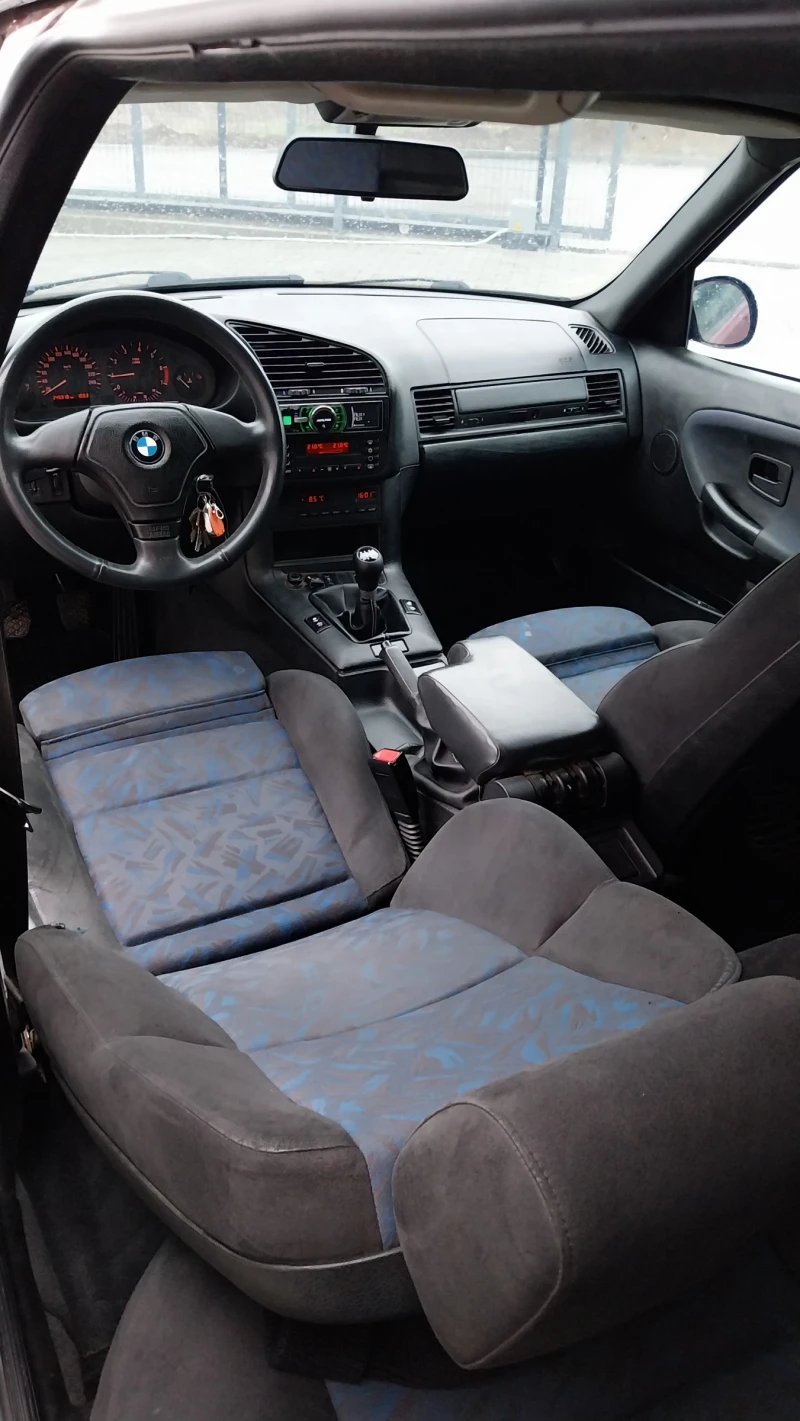 BMW 318, снимка 12 - Автомобили и джипове - 53456385