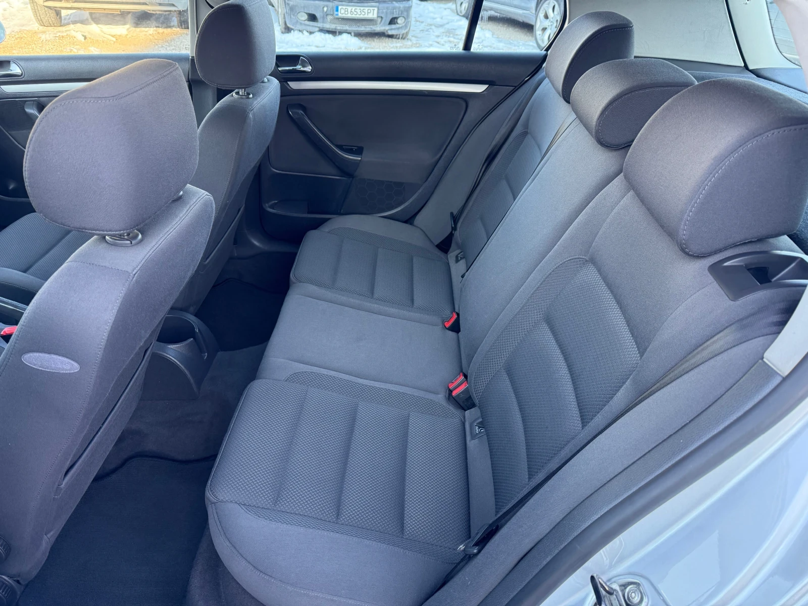 VW Golf 1.9TDI 90HP 4-MOTION - изображение 9