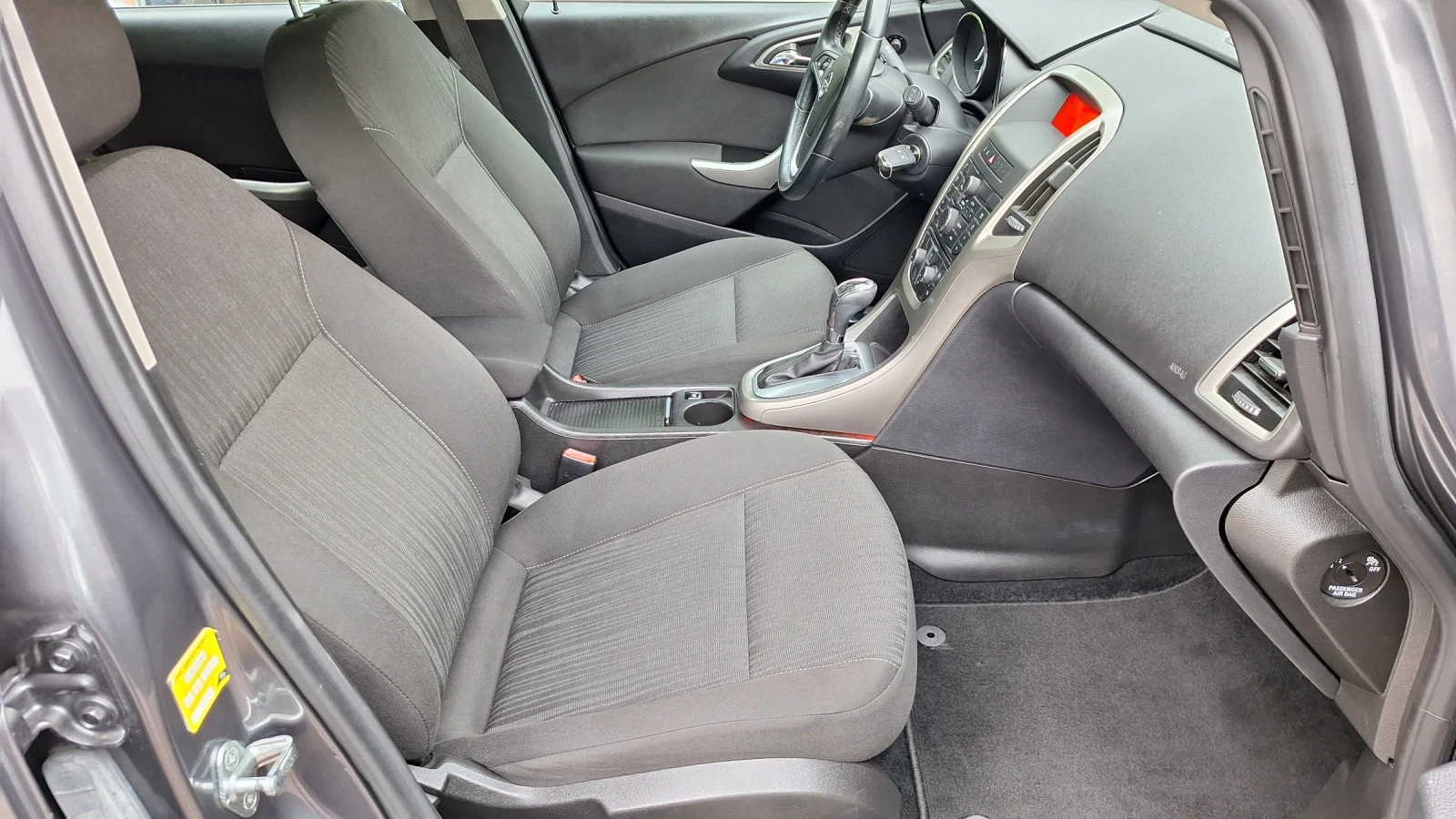 Opel Astra 1.4 T  автоматик SWISS - изображение 6