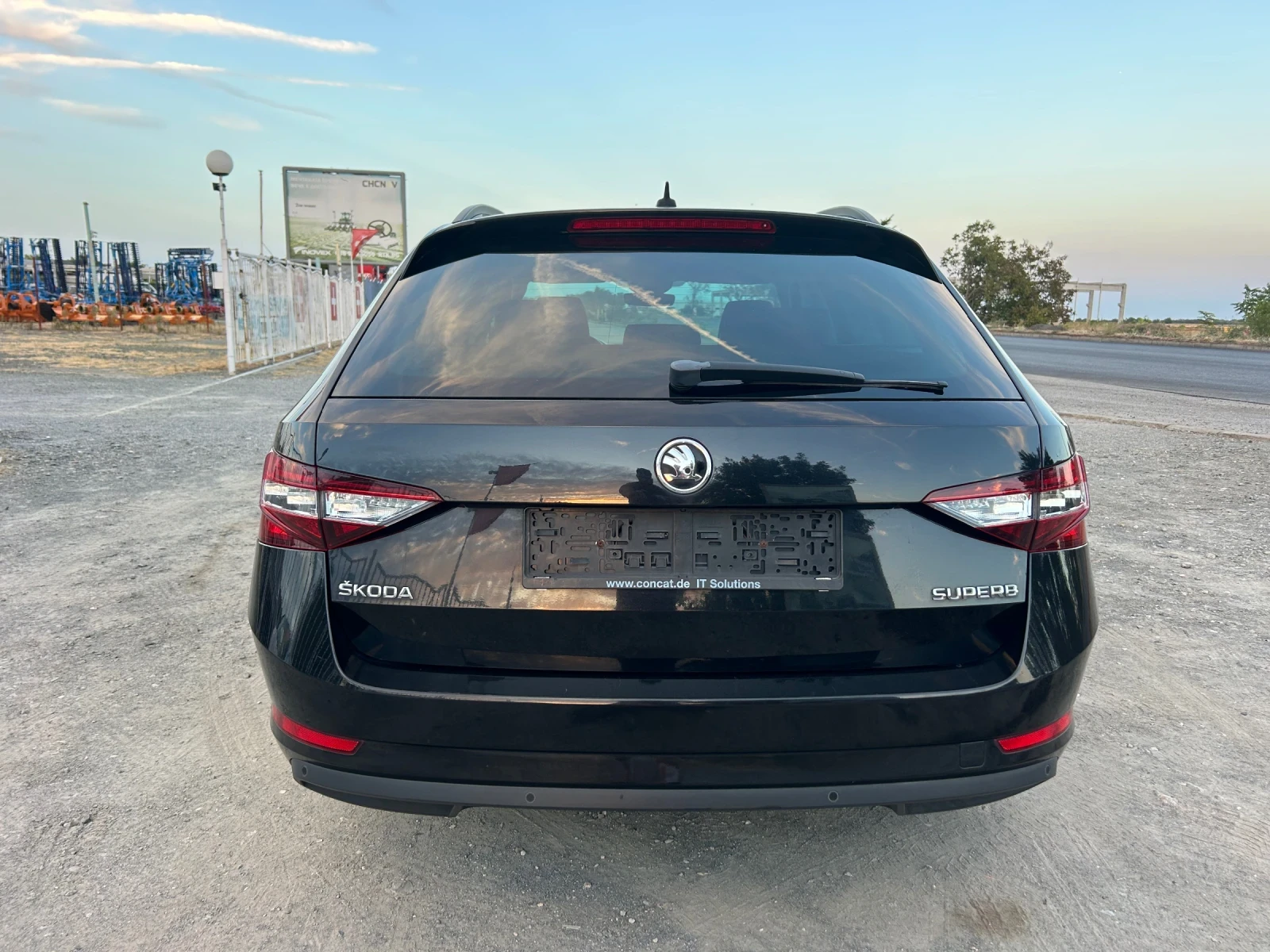 Skoda Superb 2.0 - 190 кс / АВТОМАТИК / ДИСТРОНИК / ЕВРО6 / ЛЕД - изображение 6
