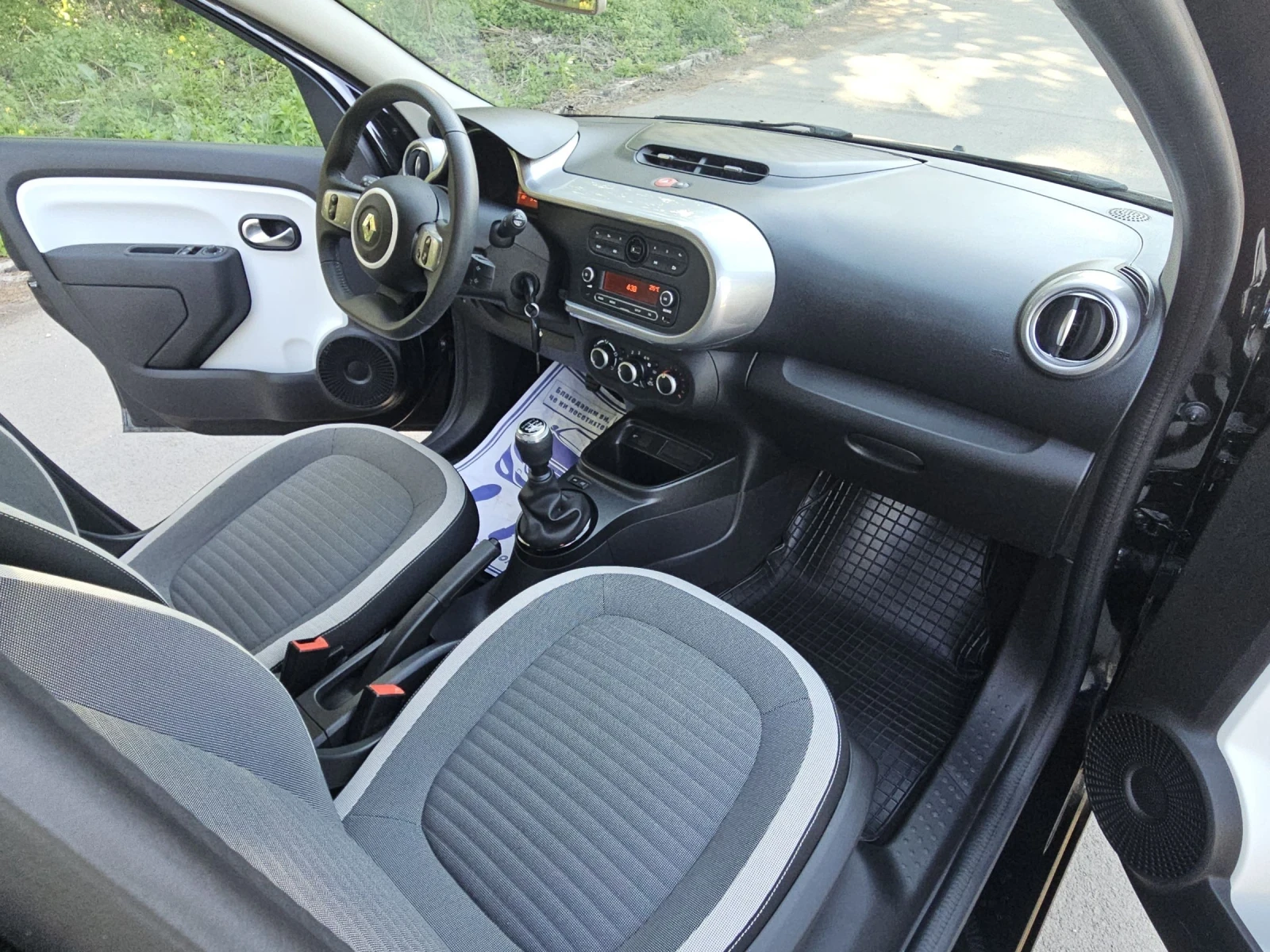 Renault Twingo 1.0i--new--9721км, снимка 14 - Автомобили и джипове - 52827028