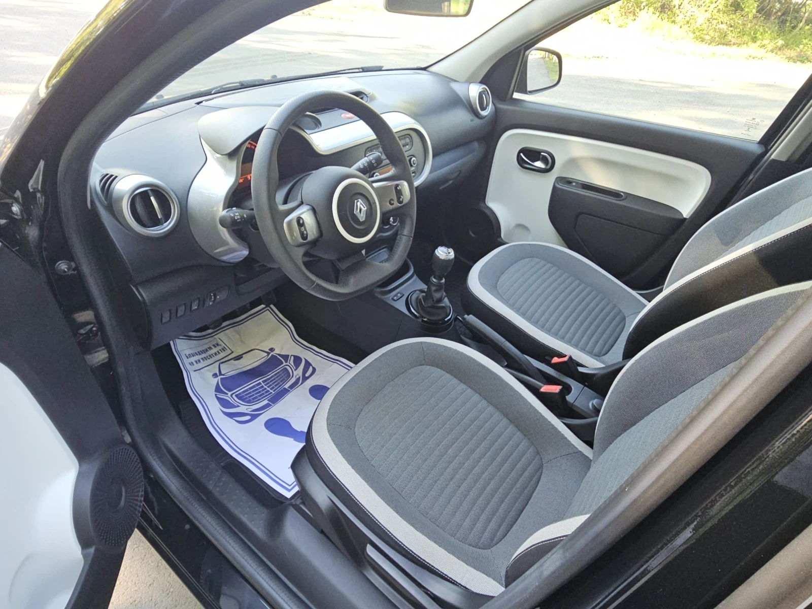 Renault Twingo 1.0i--new--9721км, снимка 13 - Автомобили и джипове - 52827028