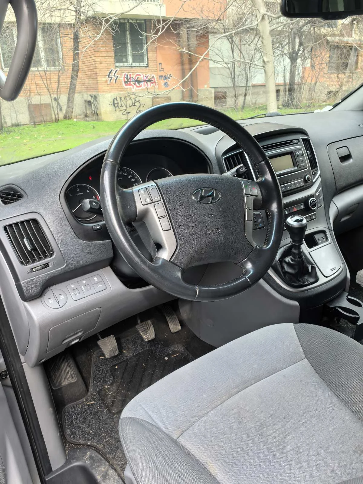 Hyundai Starex H1, снимка 12 - Автомобили и джипове - 53451515