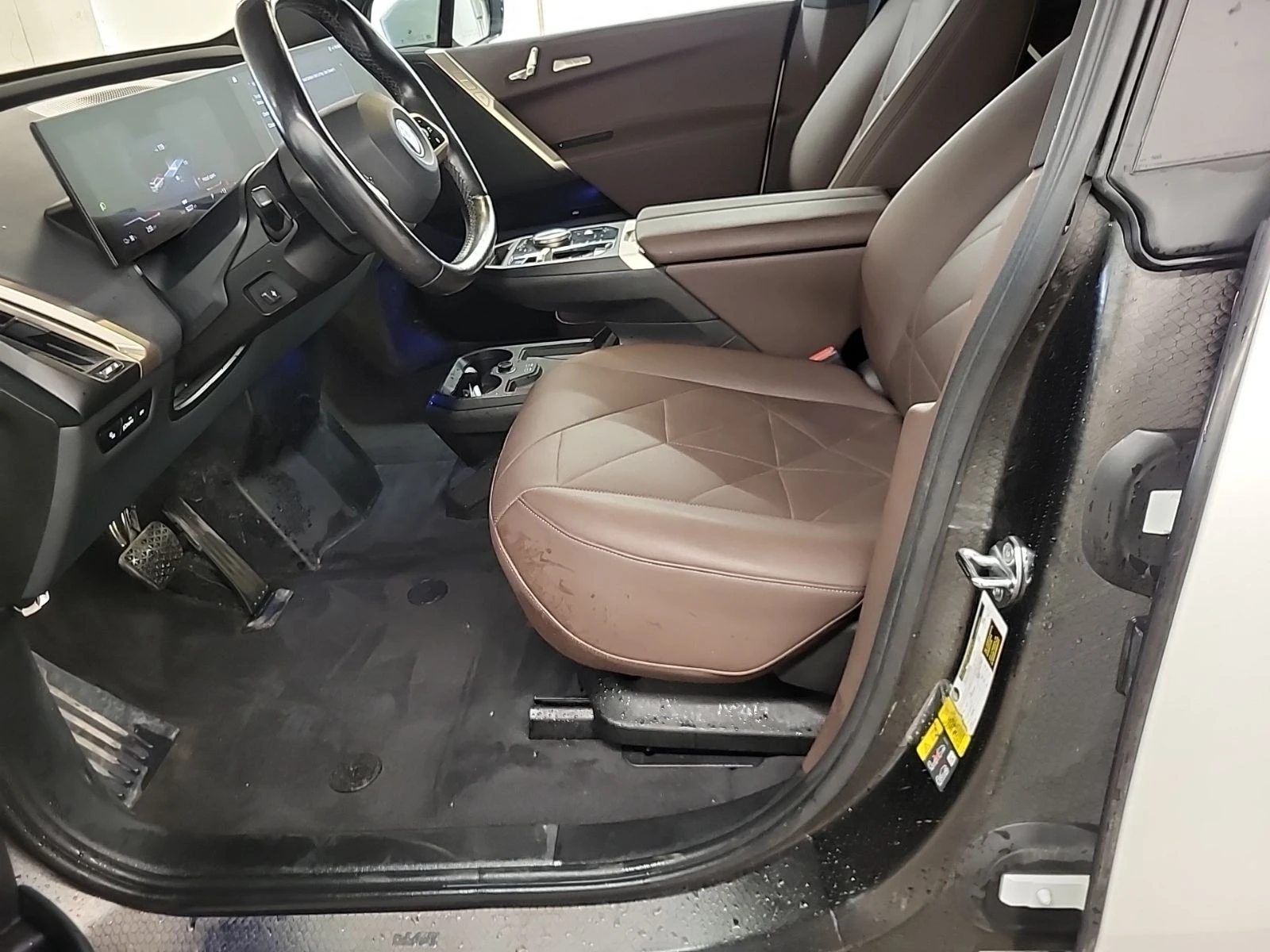 BMW iX XDRIVE50 АВТО КРЕДИТ, снимка 8 - Автомобили и джипове - 53962459