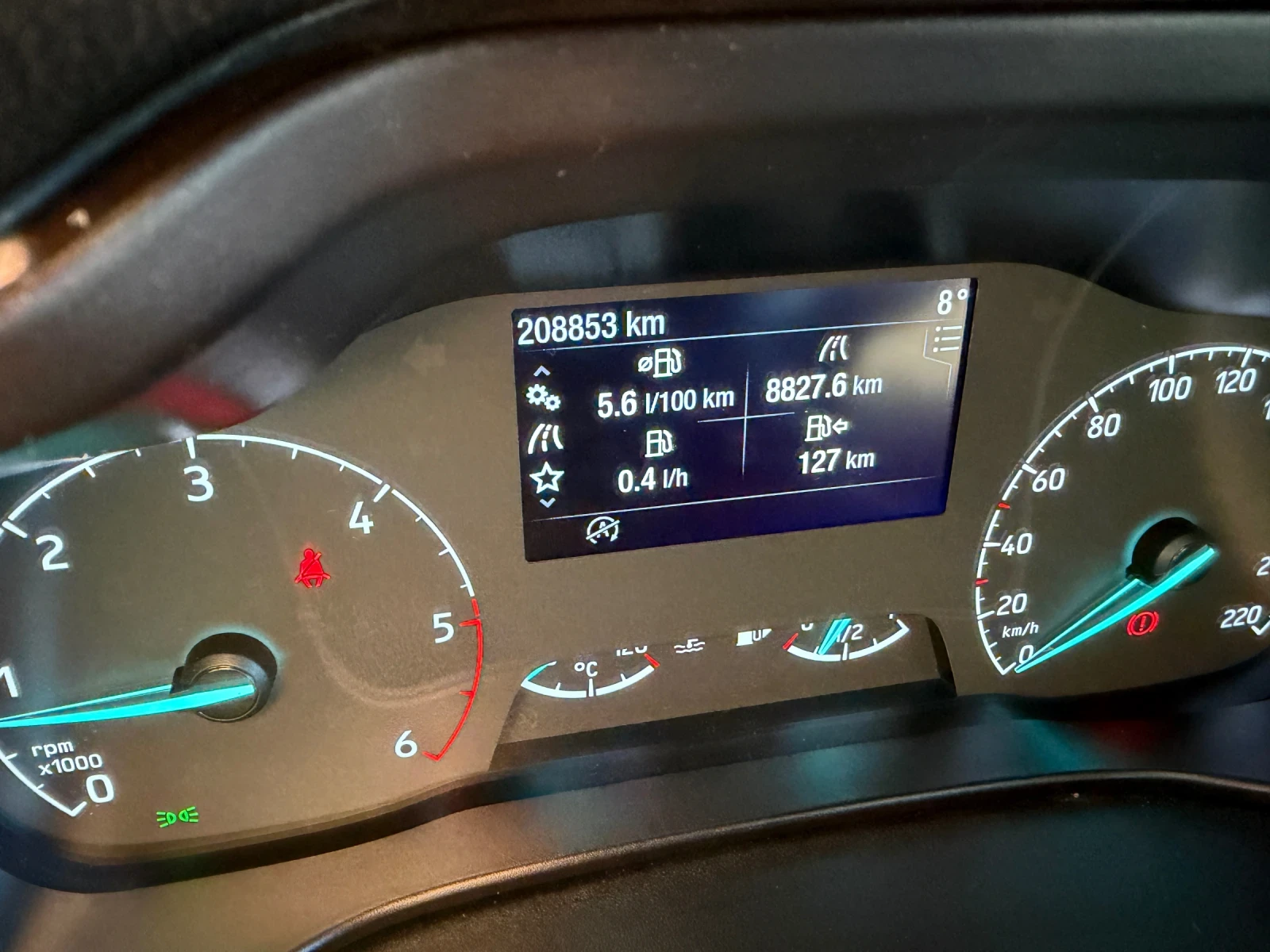 Ford Connect 1.5 , снимка 4 - Автомобили и джипове - 54137009