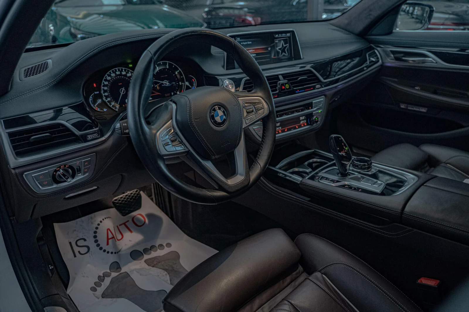 BMW 740 d/xDrive/Individual/Soft Close/Massage/Камера 360/, снимка 7 - Автомобили и джипове - 54453518