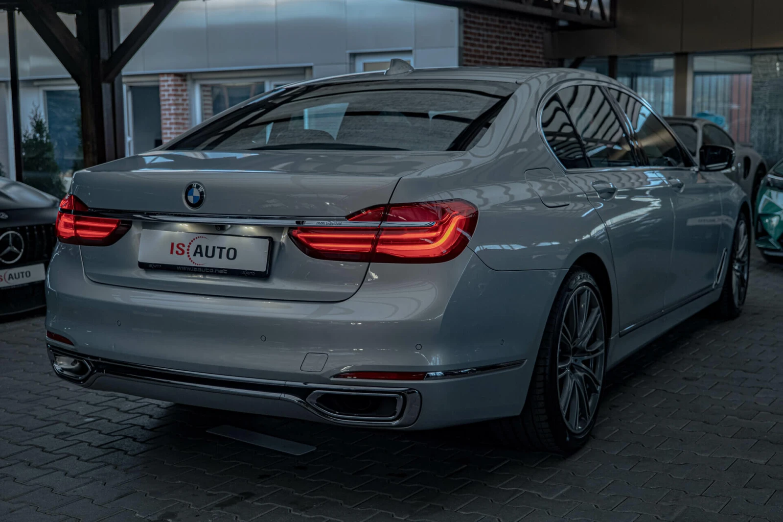 BMW 740 d/xDrive/Individual/Soft Close/Massage/Камера 360/, снимка 5 - Автомобили и джипове - 54453518