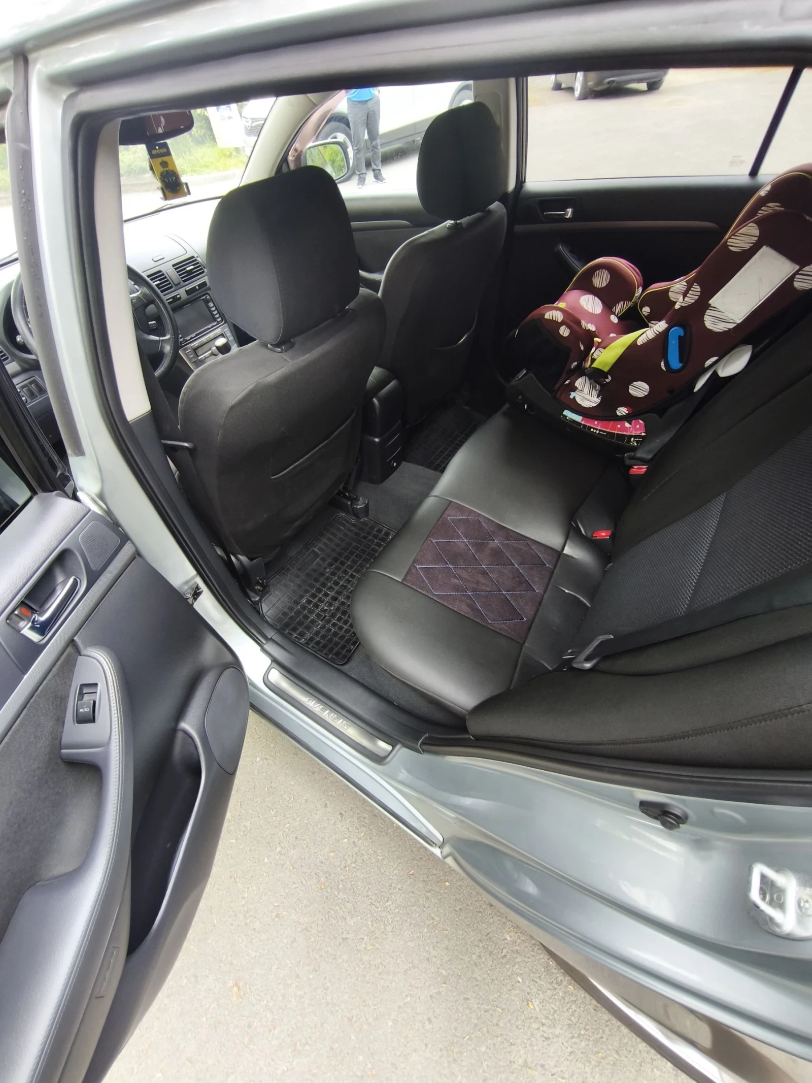 Toyota Avensis 2.2 D4D 150кс, снимка 11 - Автомобили и джипове - 54493080