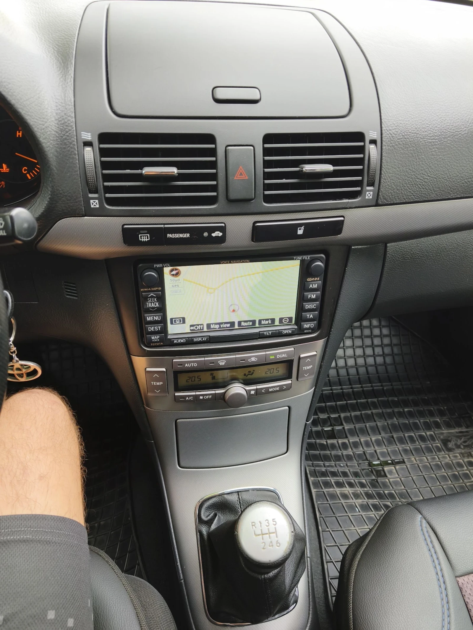 Toyota Avensis 2.2 D4D 150кс, снимка 14 - Автомобили и джипове - 54493080