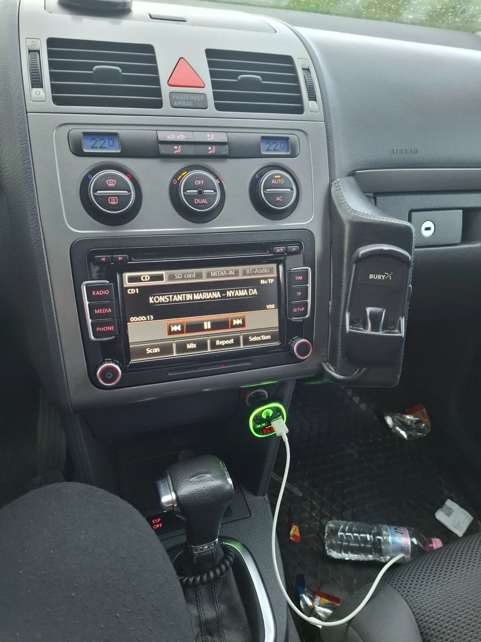 VW Touran, снимка 4 - Автомобили и джипове - 54634704