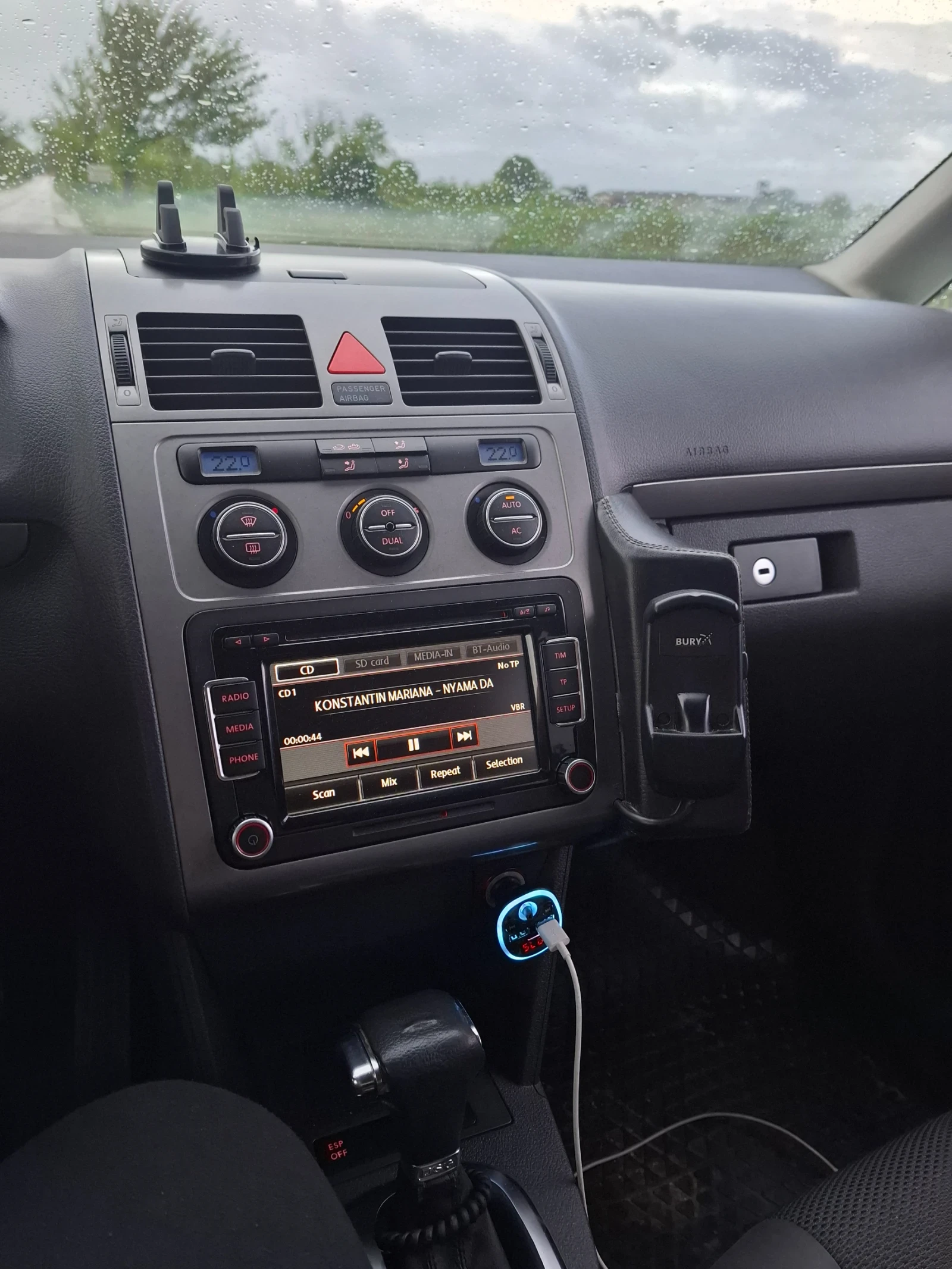 VW Touran, снимка 5 - Автомобили и джипове - 54634704